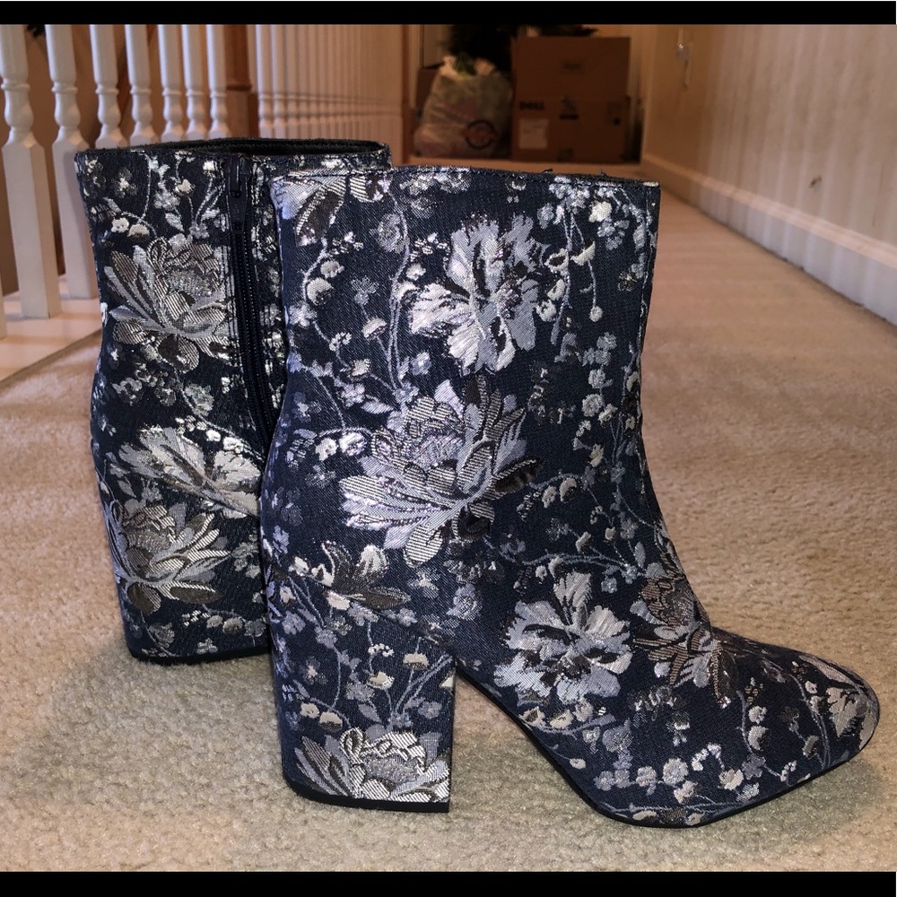 Heeled Printed Booties